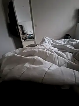 Snapshot of Landryyyyy chatting on December 20, 2025, 2:35 pm Landryyyyy online show from December 20, 2025, 2:35 pm