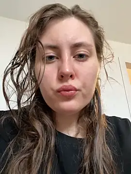 Snapshot of Topvi_ chatting on May 24, 2026, 7:57 am Topvi online show from May 24, 2026, 7:57 am