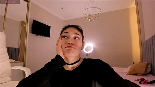 Hisoka Jaa online show from December 15, 2024, 8:04 pm