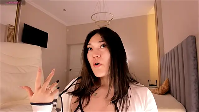 Hisoka Jaa online show from December 25, 2024, 7:45 pm