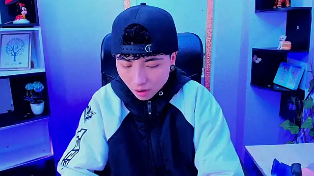 Im Mathias online show from November 25, 2025, 2:44 am