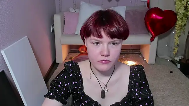 DreamyLuna online show from February 13, 2025, 8:55 pm