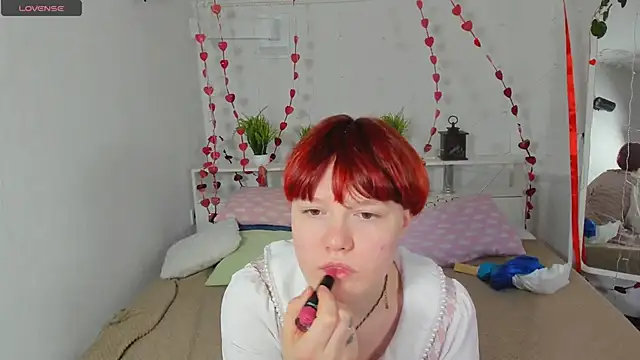 DreamyLuna online show from March 7, 2025, 8:33 pm