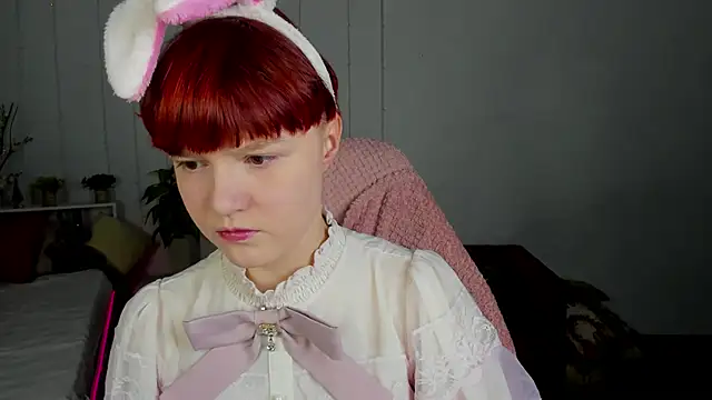 DreamyLuna online show from March 21, 2025, 8:40 pm