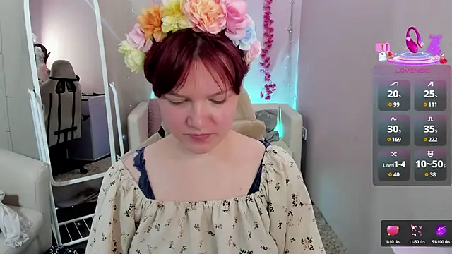 DreamyLuna online show from October 11, 2025, 8:40 pm