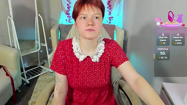 DreamyLuna online show from October 13, 2025, 8:31 pm