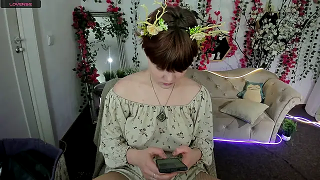 DreamyLuna online show from November 8, 2025, 8:40 pm