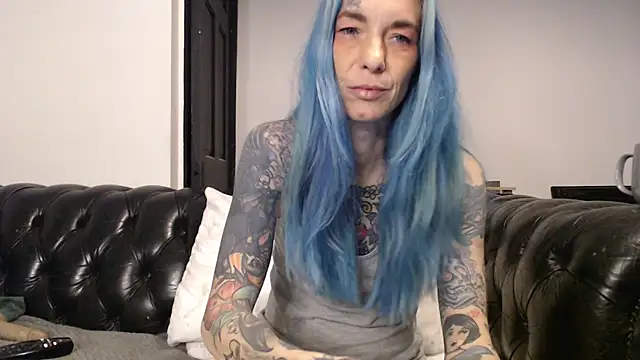 Snapshot of RavenryderUK chatting on December 21, 2024, 9:04 pm RavenryderUK online show from December 21, 2024, 9:04 pm