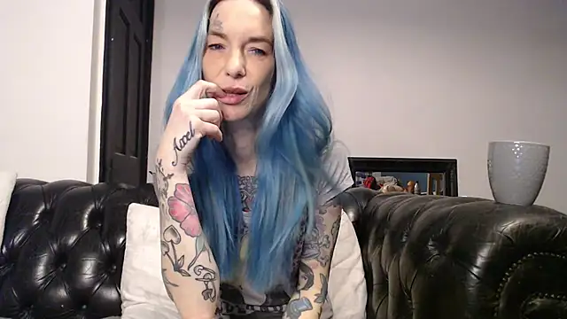 Snapshot of RavenryderUK chatting on January 19, 2025, 9:55 pm RavenryderUK online show from January 19, 2025, 9:55 pm