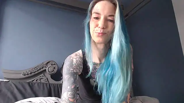 Snapshot of RavenryderUK chatting on February 4, 2025, 10:43 am RavenryderUK online show from February 4, 2025, 10:43 am