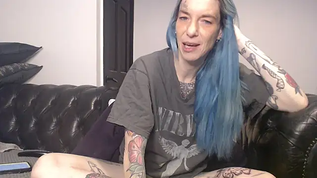 Snapshot of RavenryderUK chatting on February 11, 2025, 9:56 pm RavenryderUK online show from February 11, 2025, 9:56 pm