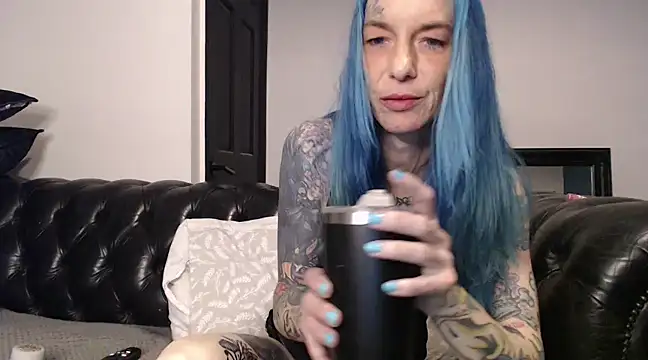 Snapshot of RavenryderUK chatting on March 9, 2025, 9:57 pm RavenryderUK online show from March 9, 2025, 9:57 pm