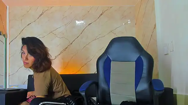 Isabella stanford2 online show from November 16, 2025, 12:44 pm