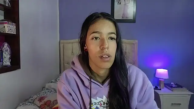 Snapshot of stephania_t chatting on April 24, 2026, 4:09 pm stephania t online show from April 24, 2026, 4:09 pm