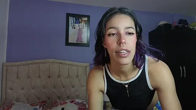 Snapshot of stephania_t chatting on May 7, 2026, 3:50 pm stephania t online show from May 7, 2026, 3:50 pm