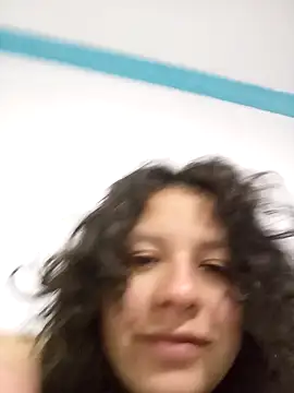 Snapshot of julz_03 chatting on February 15, 2025, 4:25 am julz 03 online show from February 15, 2025, 4:25 am