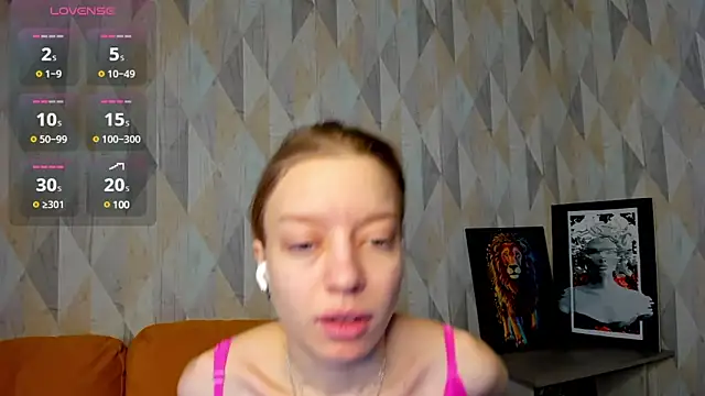 Snapshot of Michelle_Blond chatting on February 8, 2025, 7:04 am Michelle Blond online show from February 8, 2025, 7:04 am