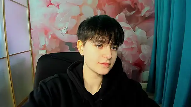 Snapshot of EmiliaYours chatting on December 7, 2024, 12:35 pm EmiliaYours online show from December 7, 2024, 12:35 pm