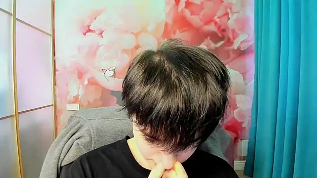 Snapshot of EmiliaYours chatting on December 8, 2024, 9:46 am EmiliaYours online show from December 8, 2024, 9:46 am