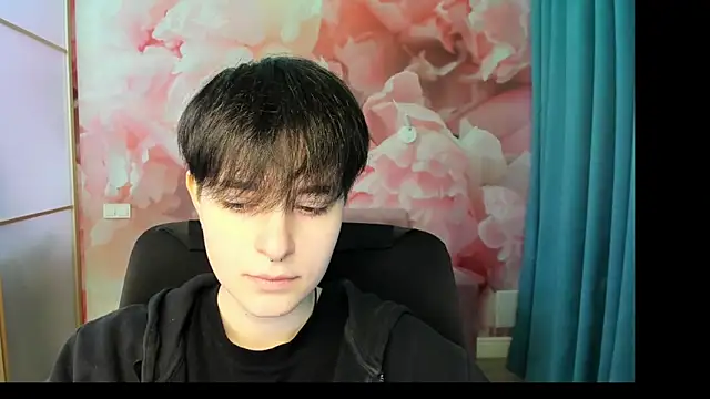 Snapshot of EmiliaYours chatting on December 9, 2024, 12:30 pm EmiliaYours online show from December 9, 2024, 12:30 pm