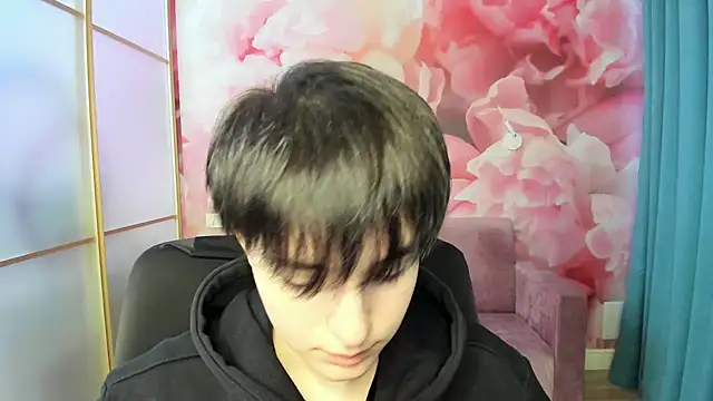 Snapshot of EmiliaYours chatting on December 10, 2024, 6:54 am EmiliaYours online show from December 10, 2024, 6:54 am