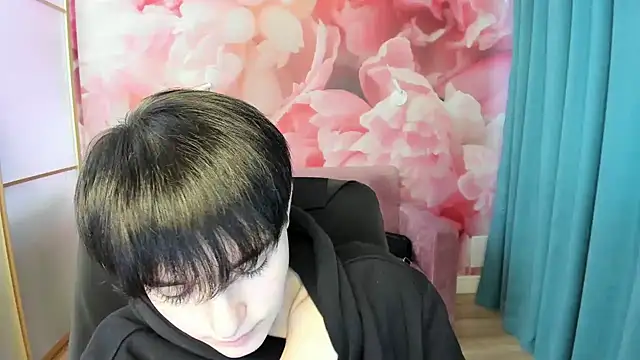 Snapshot of EmiliaYours chatting on December 10, 2024, 9:55 am EmiliaYours online show from December 10, 2024, 9:55 am