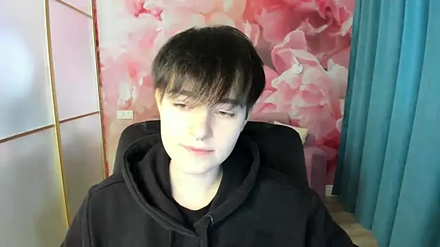 Snapshot of EmiliaYours chatting on December 14, 2024, 12:55 pm EmiliaYours online show from December 14, 2024, 12:55 pm