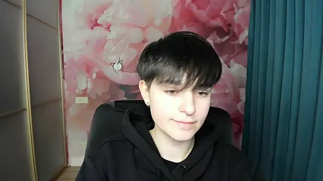 Snapshot of EmiliaYours chatting on December 14, 2024, 3:58 pm EmiliaYours online show from December 14, 2024, 3:58 pm