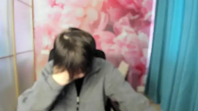 Snapshot of EmiliaYours chatting on December 20, 2024, 12:38 pm EmiliaYours online show from December 20, 2024, 12:38 pm