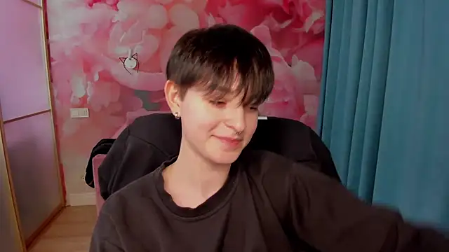 Snapshot of EmiliaYours chatting on December 21, 2024, 3:53 pm EmiliaYours online show from December 21, 2024, 3:53 pm