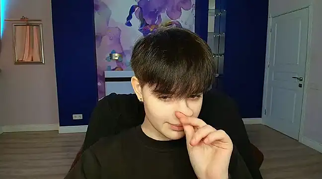 Snapshot of EmiliaYours chatting on December 23, 2024, 12:30 pm EmiliaYours online show from December 23, 2024, 12:30 pm