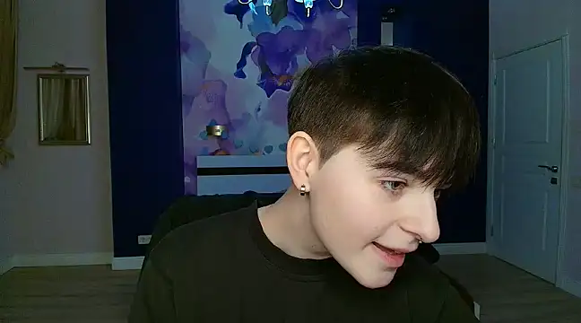 Snapshot of EmiliaYours chatting on December 23, 2024, 3:33 pm EmiliaYours online show from December 23, 2024, 3:33 pm