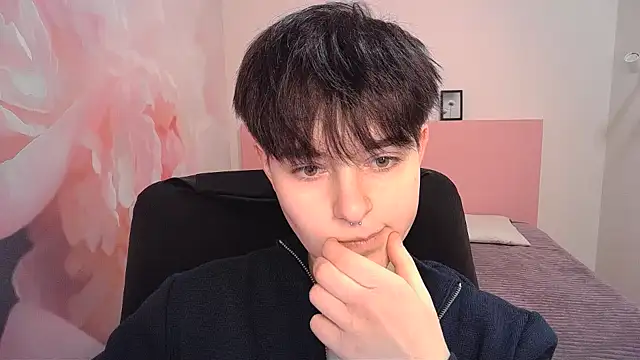 Snapshot of EmiliaYours chatting on December 29, 2024, 12:55 pm EmiliaYours online show from December 29, 2024, 12:55 pm