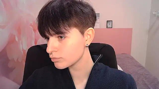 Snapshot of EmiliaYours chatting on December 29, 2024, 4:08 pm EmiliaYours online show from December 29, 2024, 4:08 pm