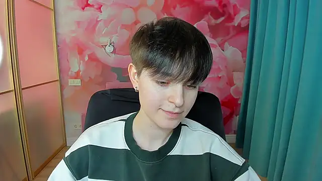 Snapshot of EmiliaYours chatting on January 10, 2025, 3:37 pm EmiliaYours online show from January 10, 2025, 3:37 pm