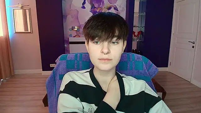 Snapshot of EmiliaYours chatting on January 11, 2025, 1:01 pm EmiliaYours online show from January 11, 2025, 1:01 pm