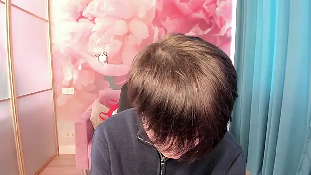 Snapshot of EmiliaYours chatting on January 17, 2025, 1:03 pm EmiliaYours online show from January 17, 2025, 1:03 pm