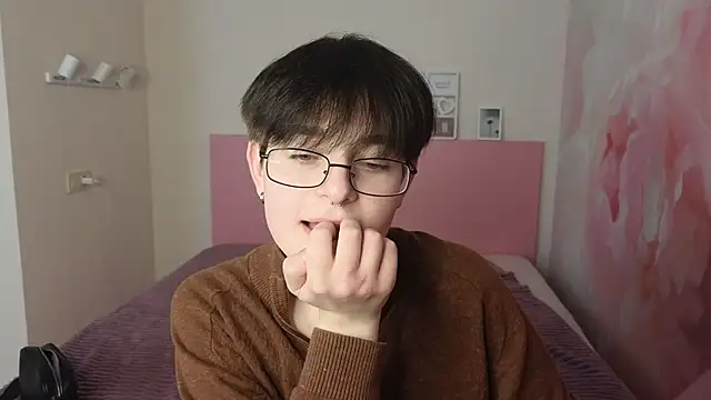 Snapshot of EmiliaYours chatting on January 25, 2025, 4:03 pm EmiliaYours online show from January 25, 2025, 4:03 pm