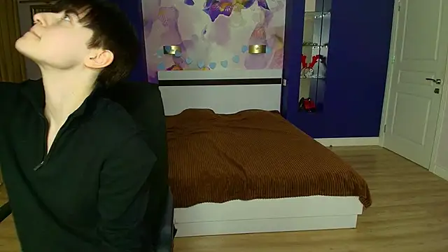 Snapshot of EmiliaYours chatting on January 28, 2025, 5:03 pm EmiliaYours online show from January 28, 2025, 5:03 pm