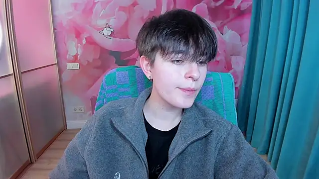 Snapshot of EmiliaYours chatting on February 7, 2025, 12:50 pm EmiliaYours online show from February 7, 2025, 12:50 pm