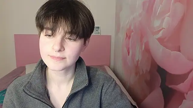 Snapshot of EmiliaYours chatting on February 8, 2025, 4:04 pm EmiliaYours online show from February 8, 2025, 4:04 pm