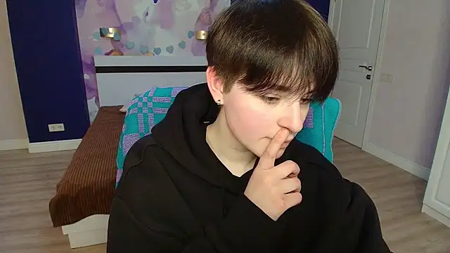 Snapshot of EmiliaYours chatting on February 14, 2025, 1:40 pm EmiliaYours online show from February 14, 2025, 1:40 pm