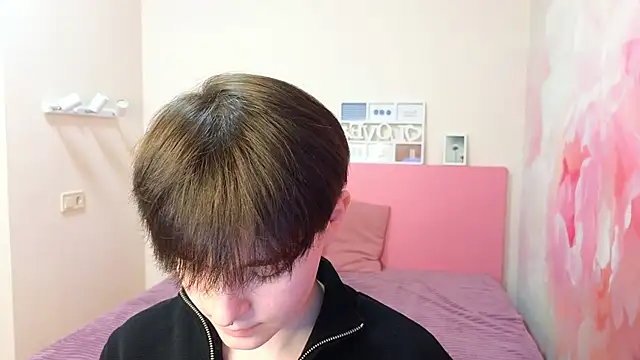 Snapshot of EmiliaYours chatting on February 28, 2025, 1:25 pm EmiliaYours online show from February 28, 2025, 1:25 pm