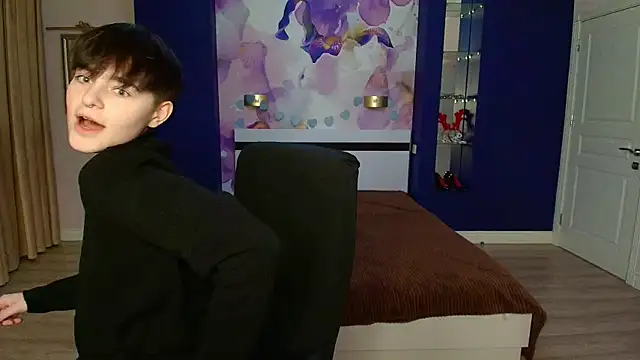 Snapshot of EmiliaYours chatting on March 1, 2025, 4:11 pm EmiliaYours online show from March 1, 2025, 4:11 pm