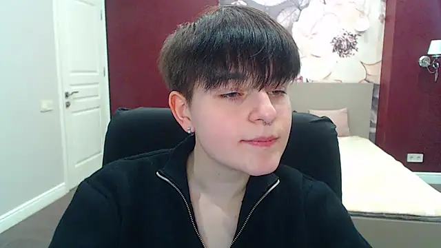 Snapshot of EmiliaYours chatting on March 4, 2025, 1:17 pm EmiliaYours online show from March 4, 2025, 1:17 pm