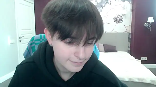 Snapshot of EmiliaYours chatting on March 18, 2025, 2:04 pm EmiliaYours online show from March 18, 2025, 2:04 pm