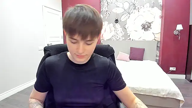 Snapshot of EmiliaYours chatting on February 10, 2026, 3:27 pm EmiliaYours online show from February 10, 2026, 3:27 pm