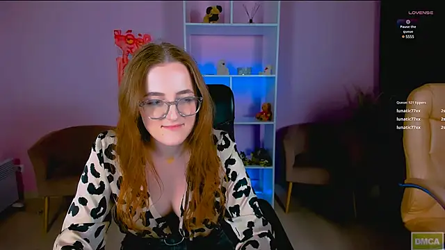 luna berryy online show from December 4, 2024, 4:43 am