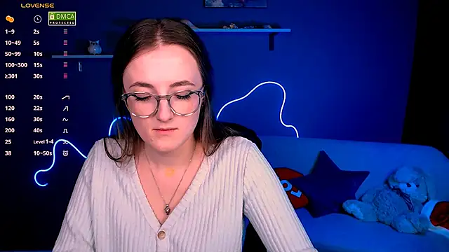 luna berryy online show from February 12, 2025, 11:30 pm