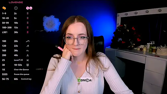 luna berryy online show from February 19, 2025, 2:55 am